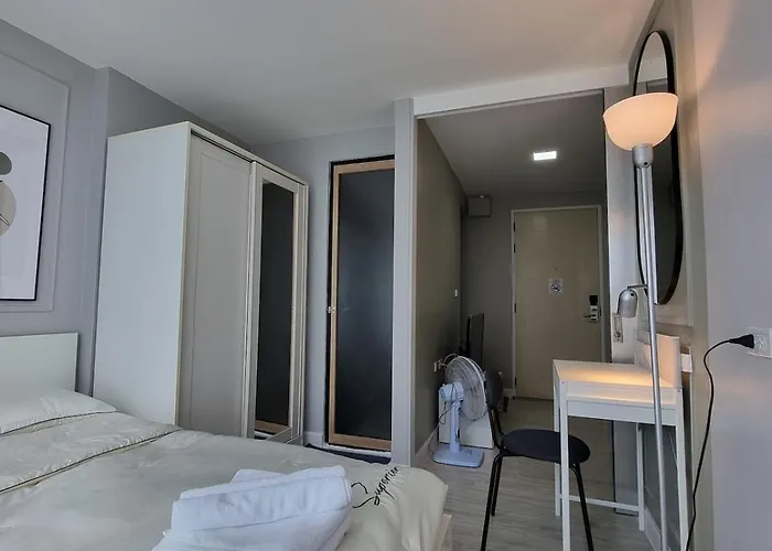 Near Central-bangna Aparthotel 3*
